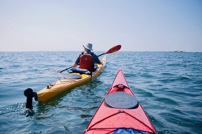 travel guiding outdoor experience kayak crozon brittany